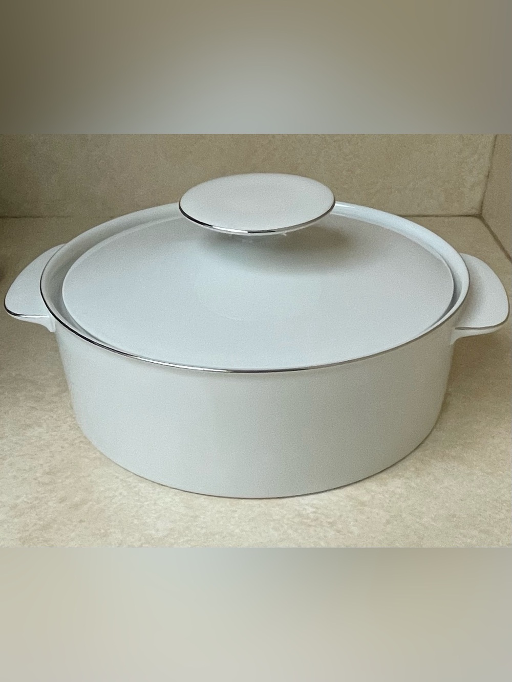 Vtg Thomas Germany Medaillon Platinum Band Round Covered Veg/Serving Dish w/Lid